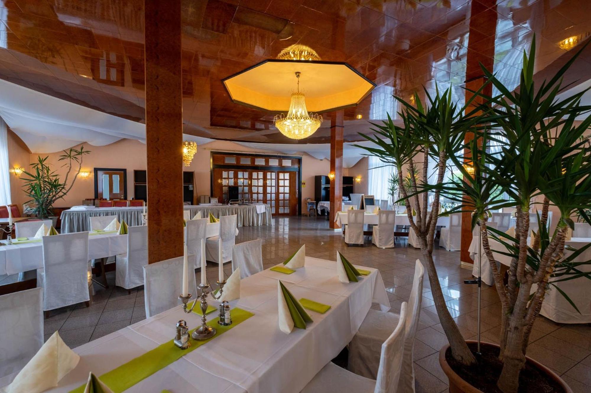 Kraichtaler Hof Hotel Exterior photo